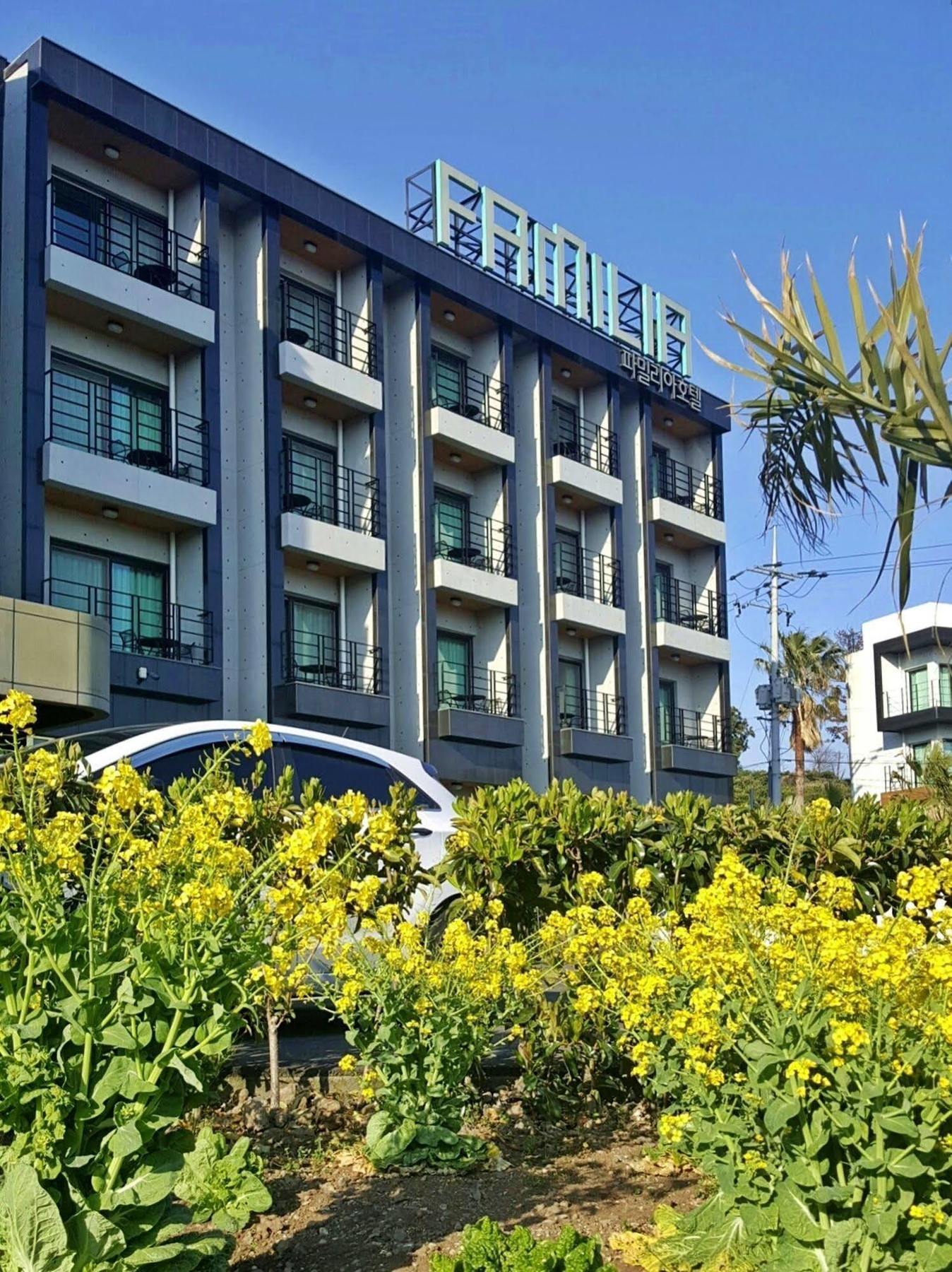 Familia Hotel Seogwipo Exterior photo